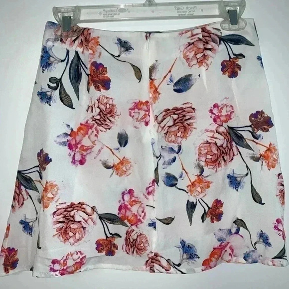 Forever 21 Floral Mini Skater Skirt - Picture 4 of 6